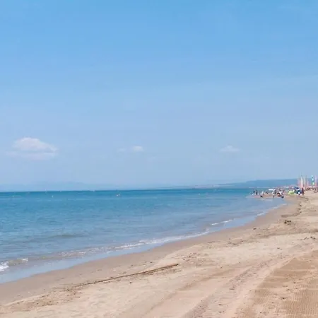Maisonette In Valras-plage Near Sandy *