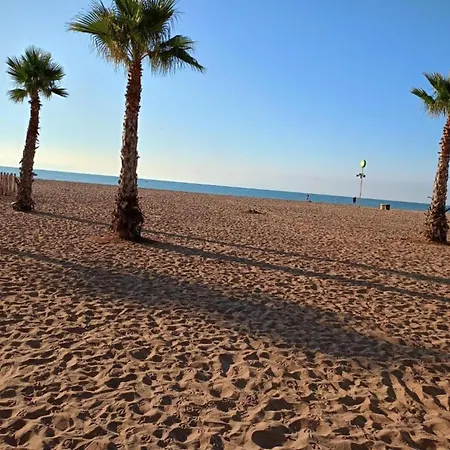 Maisonette In Valras-plage Near Sandy بيت للعطل